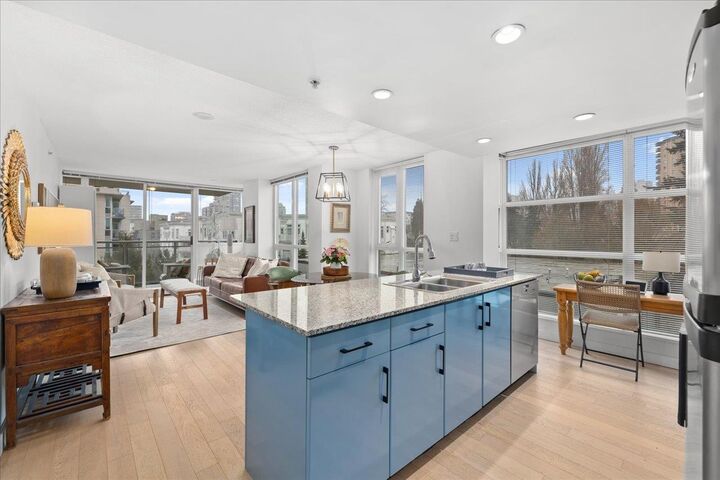 Property Photo:  188 E Esplanade 708  BC V7L 4Y1 