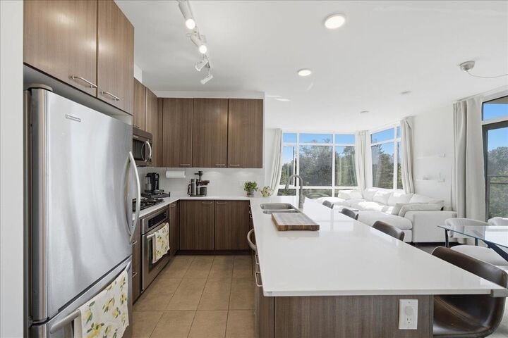 Property Photo: 2789 Shaughnessy Street 802 BC V3C 0C3