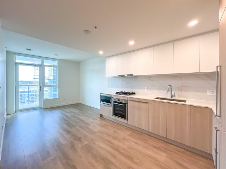 Property Photo: 308 Alderson Avenue 2208 BC V3K 0J2