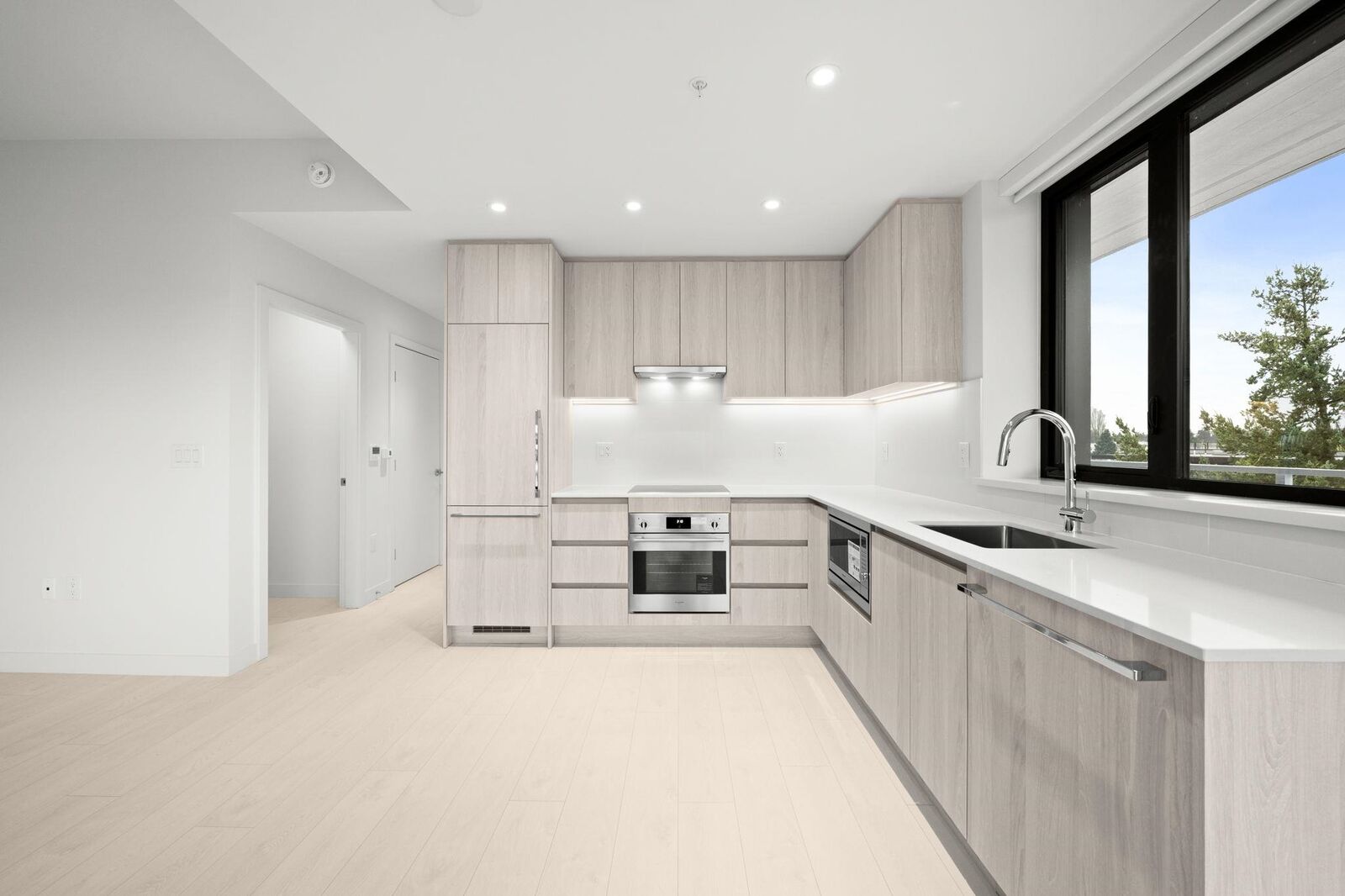 Property Photo: 4928 Quebec Street 503 BC V5W 0G6