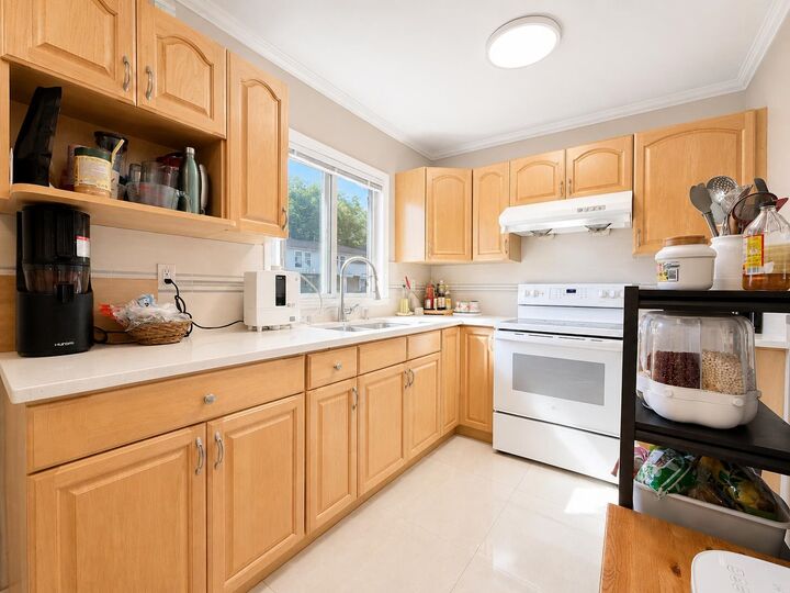 Property Photo: 6878 Arlington Street BC V5S 3N9