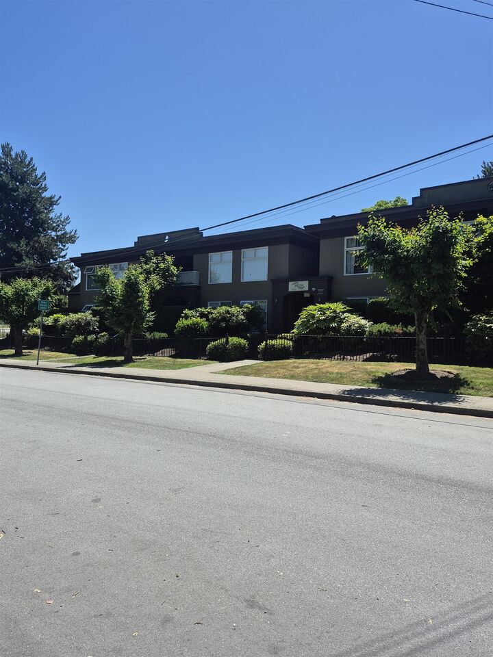 Property Photo: 2120 Central Avenue 20 BC V3C 1V5