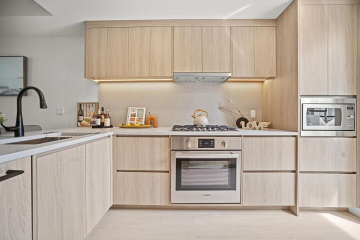 Property Photo: 6352 Oak Street BC V6P 2W4