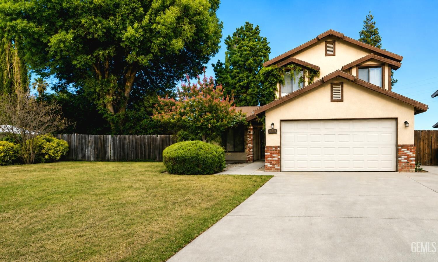 Property Photo: 9001 Coulter Court CA 93311