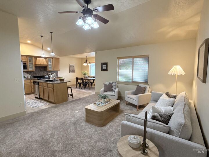 Property Photo:  937 Oakwood Ave  ID 83318 