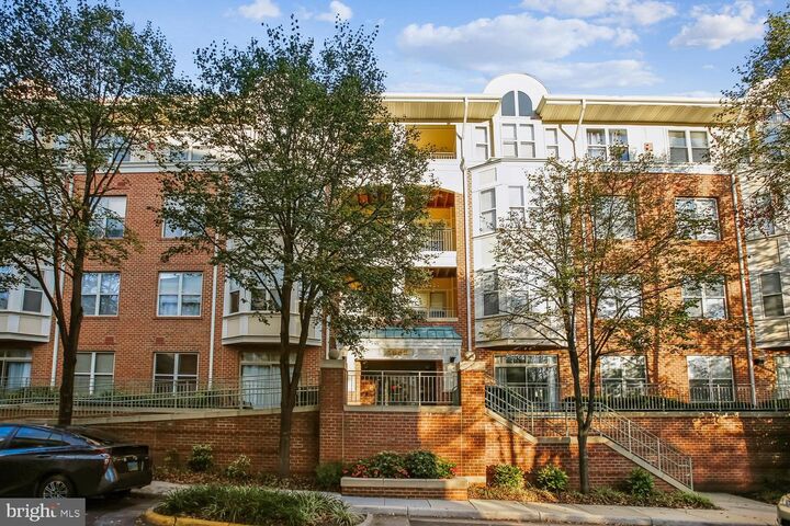 Property Photo:  1855 Stratford Park Place 103  VA 20190 