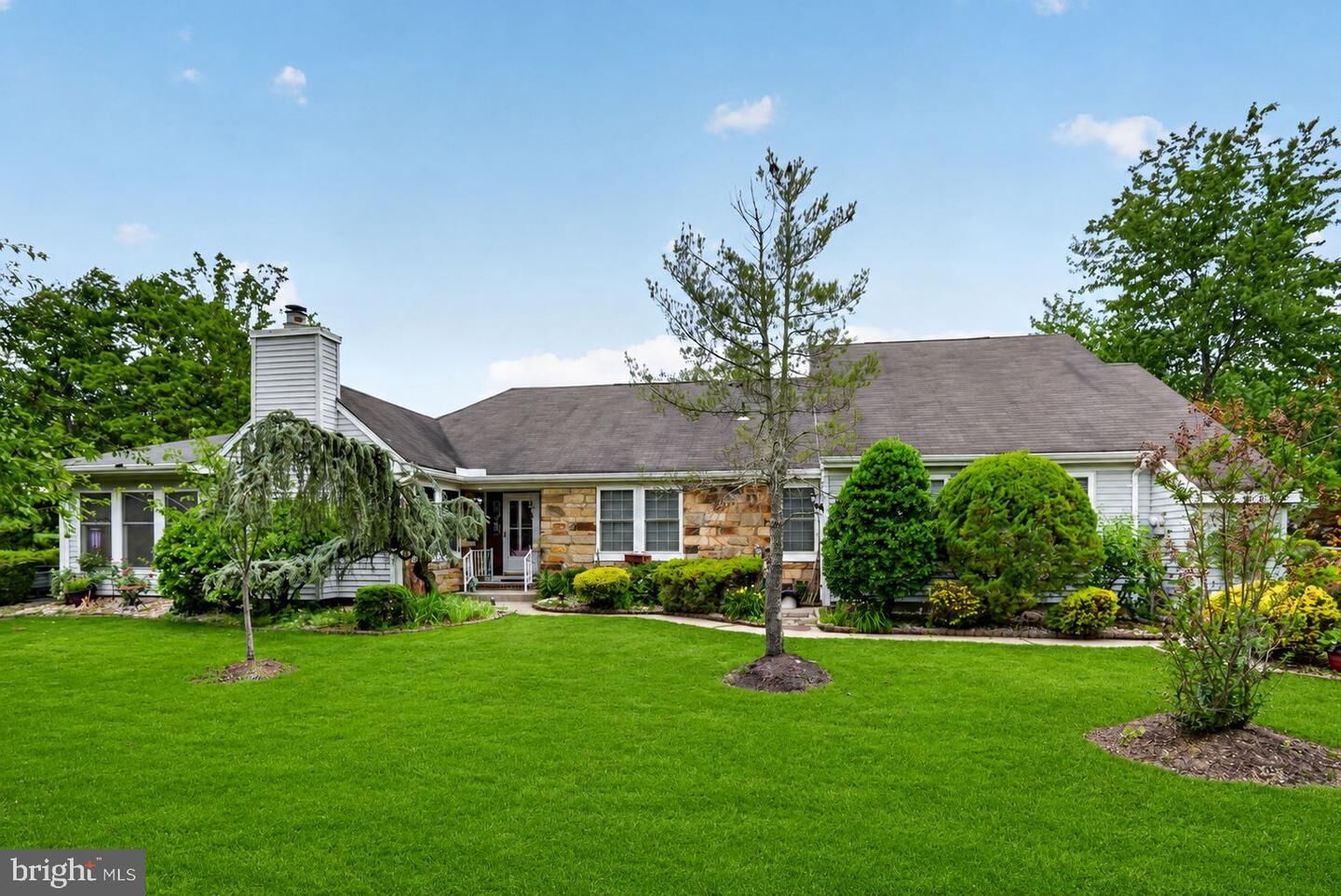 Property Photo:  11 Canterbury Drive  NJ 08831 