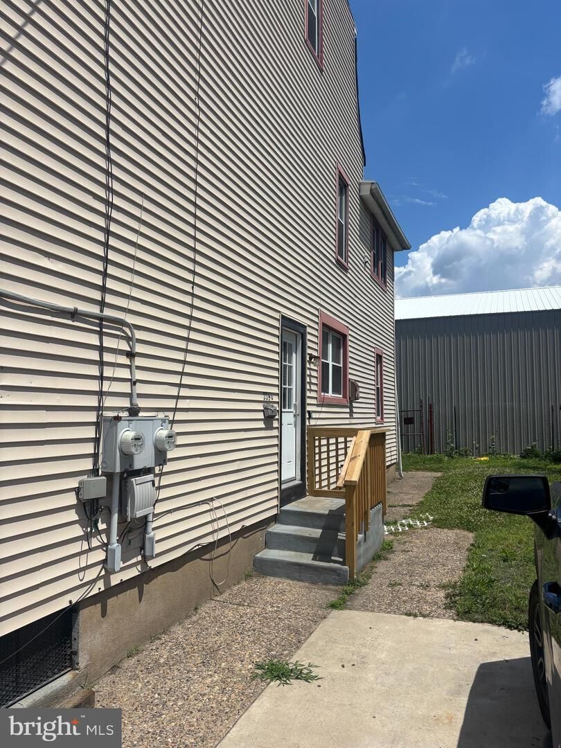 Property Photo:  225 Essex Street A  NJ 08030 