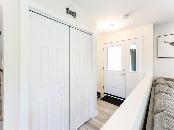 Property Photo:  729 James Avenue  MB R0E 0C0 