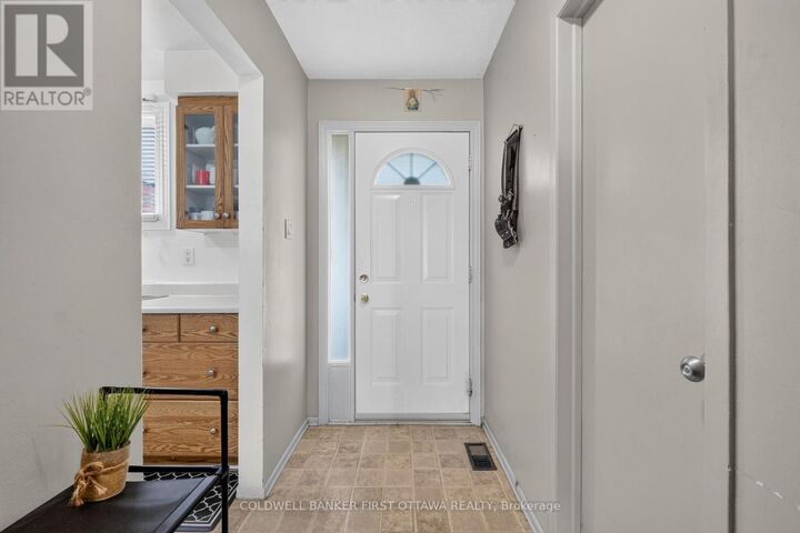 Property Photo: 1444 Palmerston Drive 98 ON K1J 8P1
