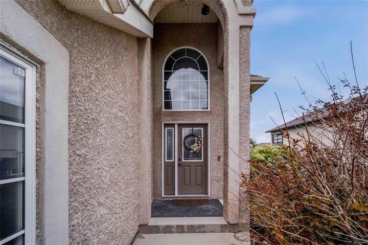 Photo de la propriété:  8 Cloverdale Crescent  MB R0E 0K0 