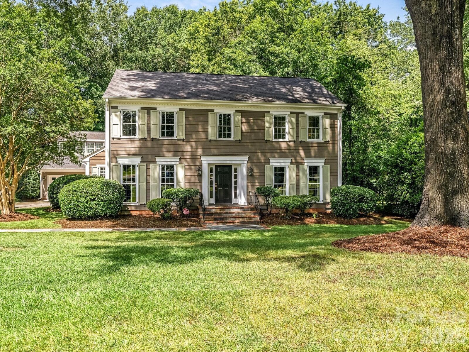 Property Photo: 2901 Valencia Terrace NC 28211