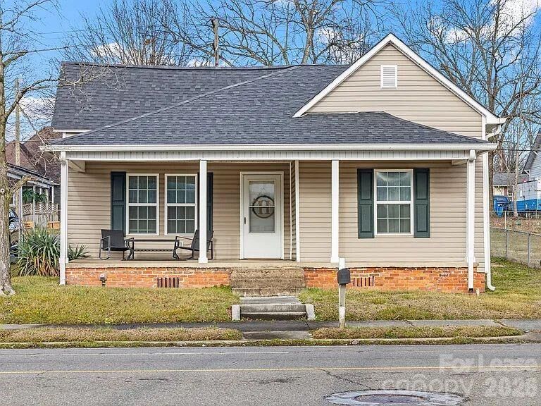 Property Photo:  321 Tennessee Avenue  TN 37331 