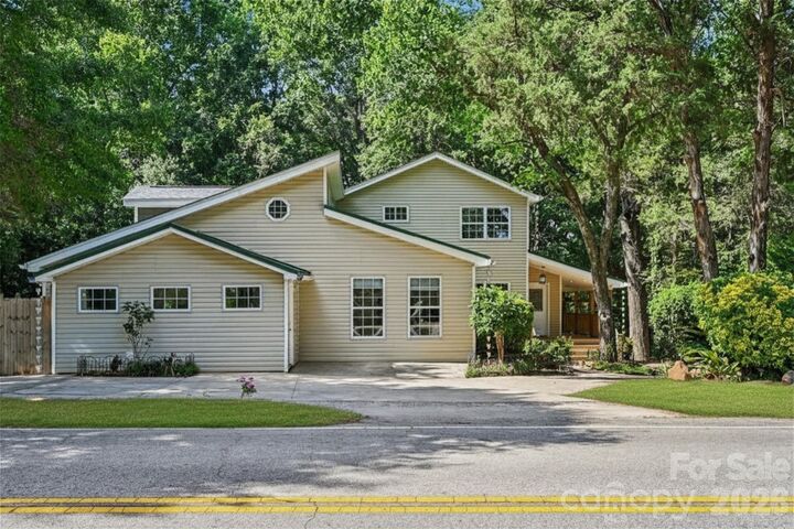 Property Photo:  1516 Hensley Road  SC 29715 