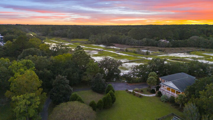Property Photo: 2411 Kemway Road SC 29455