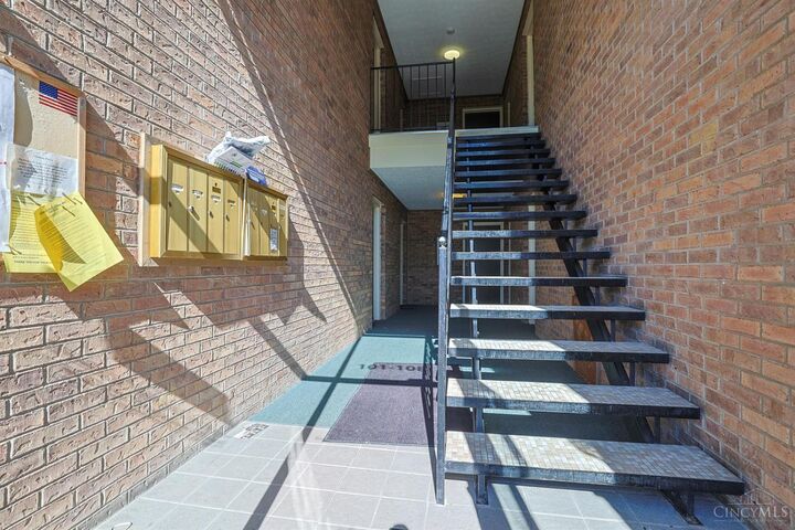 Property Photo:  1544 W Galbraith Road  OH 45231 