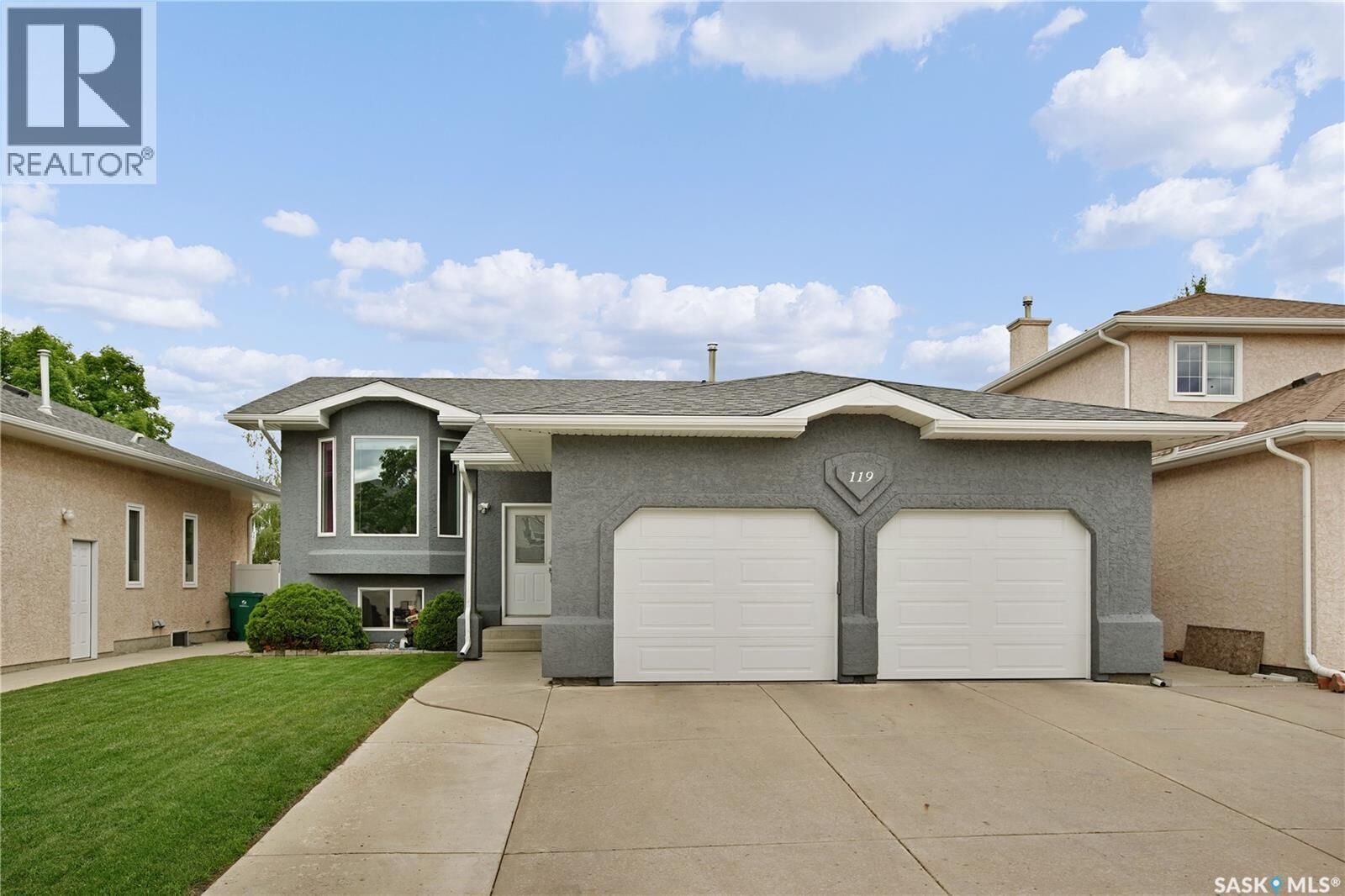 Property Photo:  119 Pezer Crescent  SK S7S 1J5 