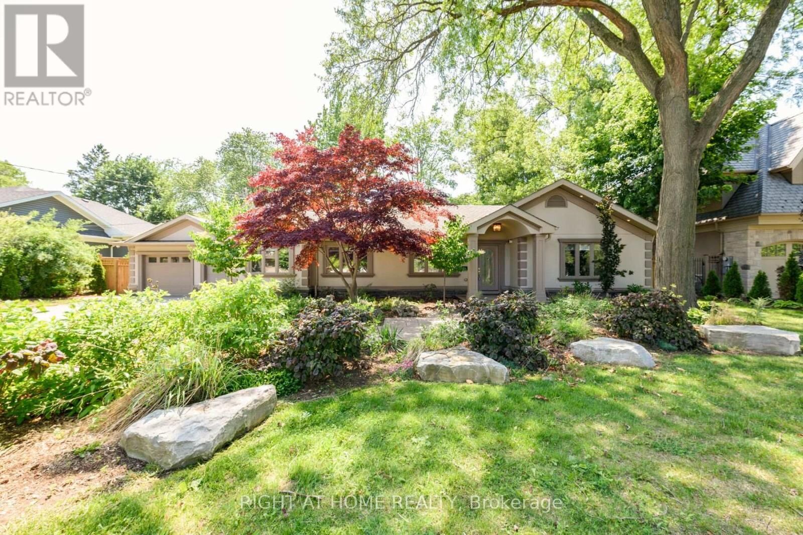 Property Photo:  176 Maplewood Road  ON L5G 2M6 