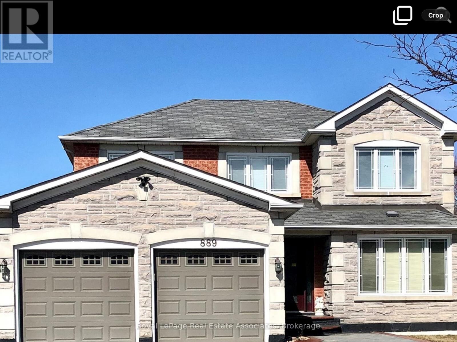 Property Photo:  889 Bancroft Drive West  ON L5V 1X7 