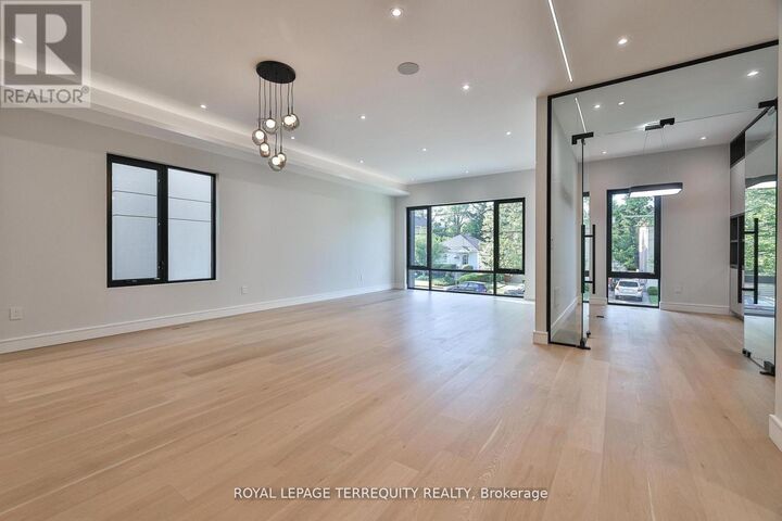 Property Photo:  741 Woburn Avenue  ON M5M 1M2 