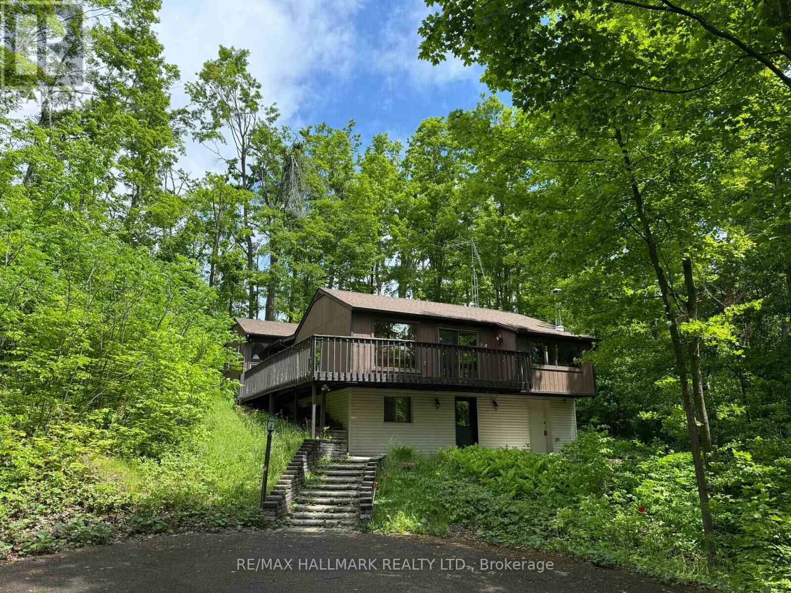 Property Photo:  33 Huron Woods Drive  ON L0K 1E0 