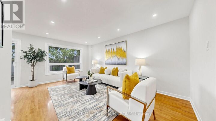 Property Photo: 40 Dundalk Drive 27 ON M1P 4S3