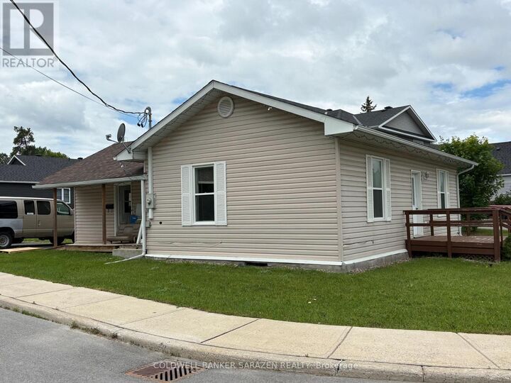 Property Photo:  5 Norma Street South  ON K7S 3B2 
