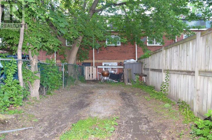 Property Photo:  125 Harrison Street  ON M6J 2A2 