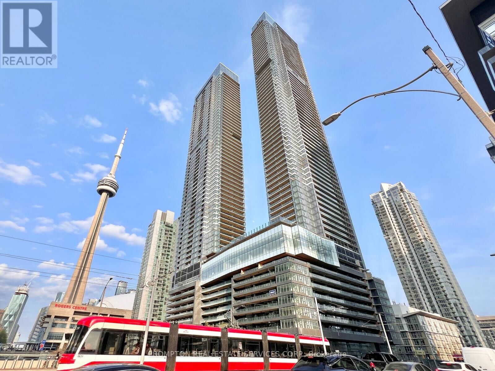 Property Photo:  3 Concord Cityplace Way 3212  ON M5V 0X4 