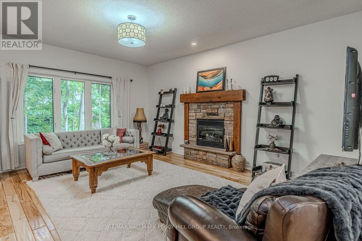 Property Photo: 11 Oakmont Avenue ON L0L 2L0