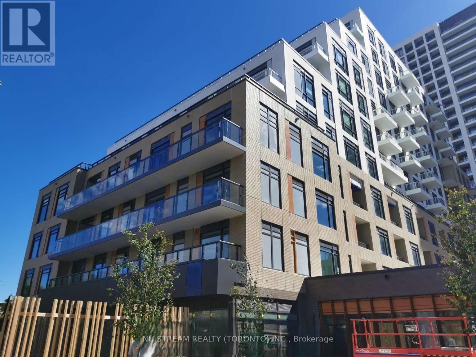 Property Photo: 8 Beverley Glen Boulevard C313 ON L4J 8N8