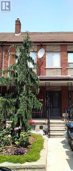 Property Photo:  48 Ulster Street Main  ON M5S 1E3 