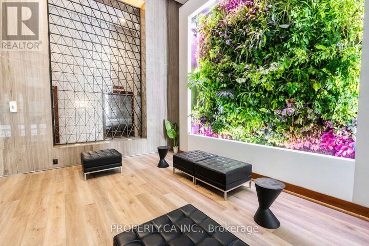 Property Photo:  8 Mercer Street 2611  ON M5V 0C4 