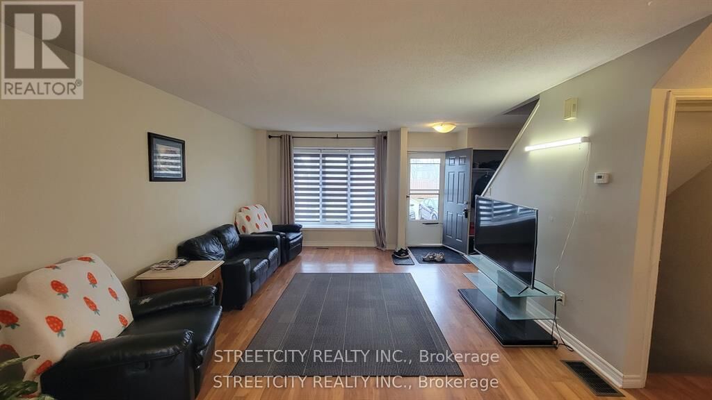 Property Photo: 733 Deveron Crescent 108 ON N5Z 4X7
