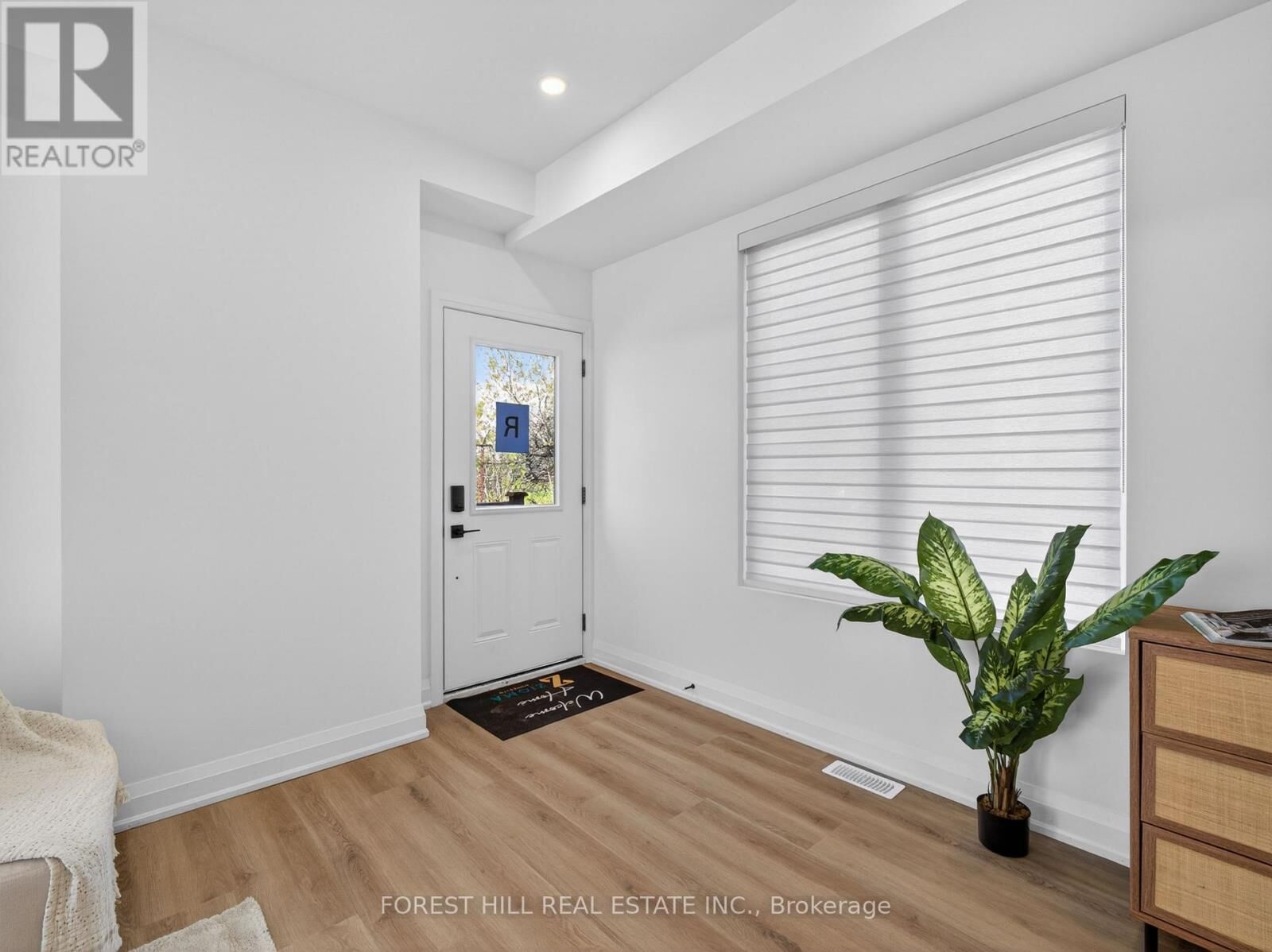Property Photo: 1 Dunsmore Gardens R - Garden ON M3H 3M1