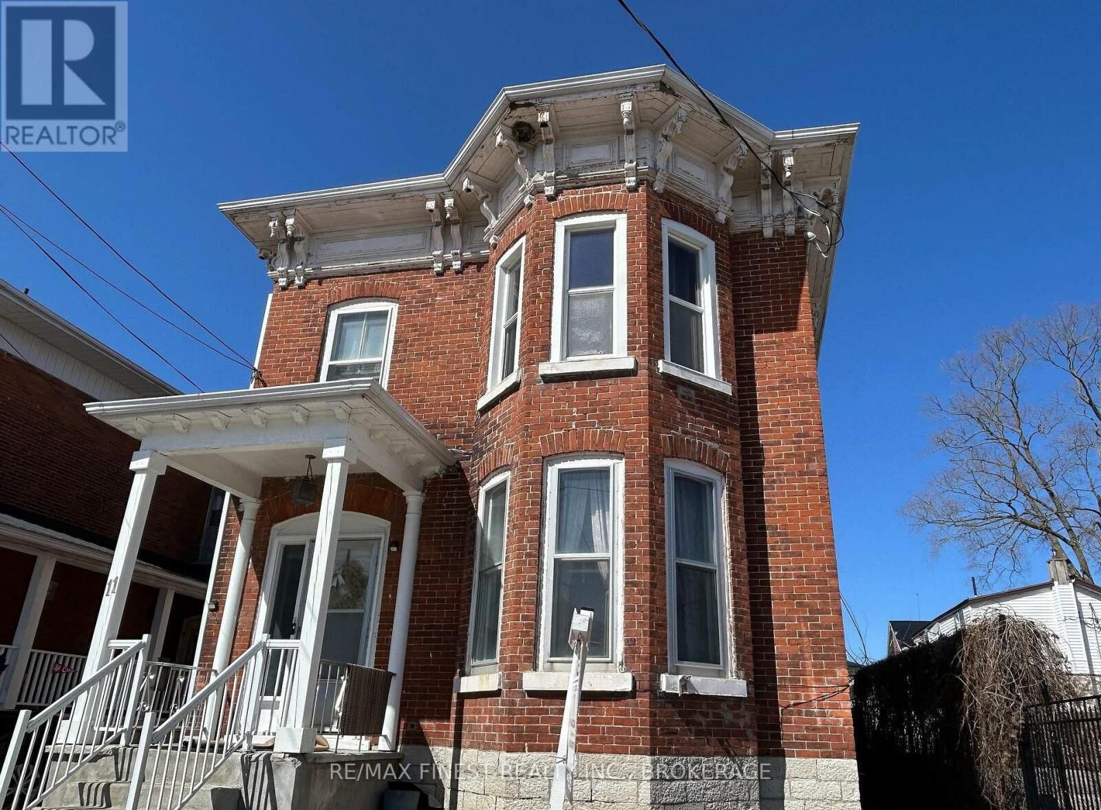 Property Photo:  11 Bridge Street West  ON K7R 2C2 