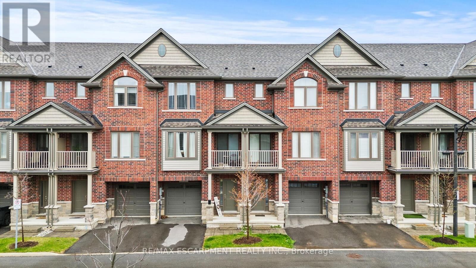 Property Photo: 19 Picardy Drive 4 ON L8J 0M7