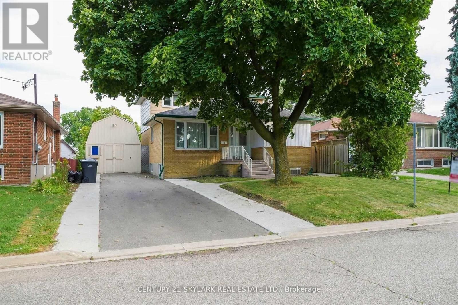 Property Photo:  35 Cumberland Drive  ON L6V 1W5 