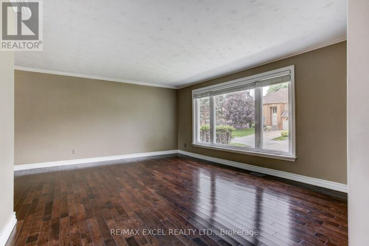 Property Photo: 35 Urbandale Avenue ON M2M 2G9