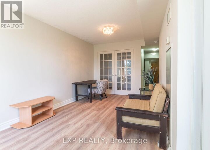 Property Photo:  60 Fairfax Crescent North 221  ON M1L 0E1 
