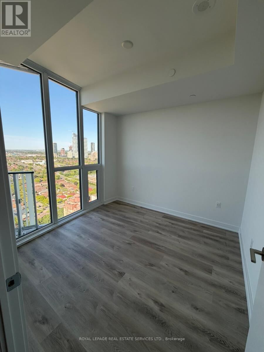 Property Photo:  1 Fairview Road East 3010  ON L5A 4C6 