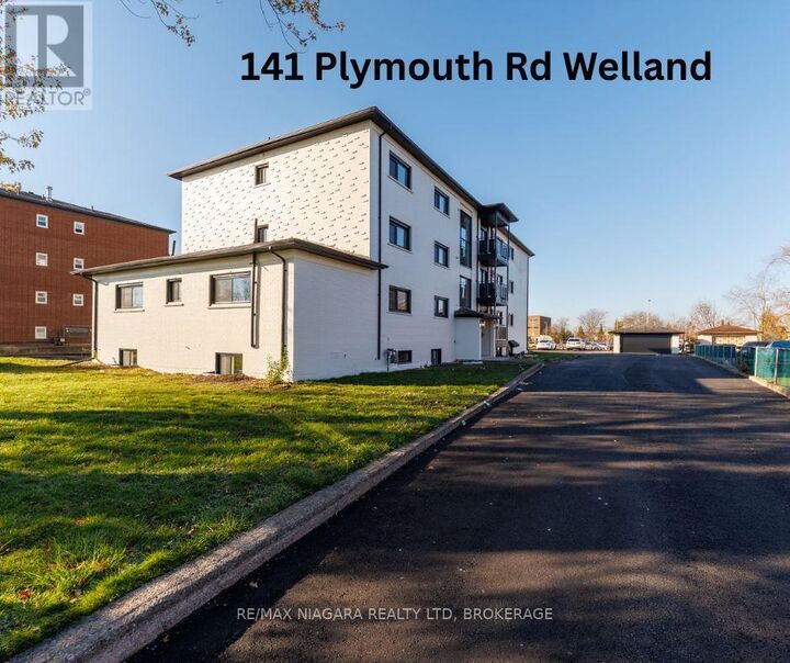 Property Photo: 141 Plymouth Road Unit 2 ON L3B 3C8