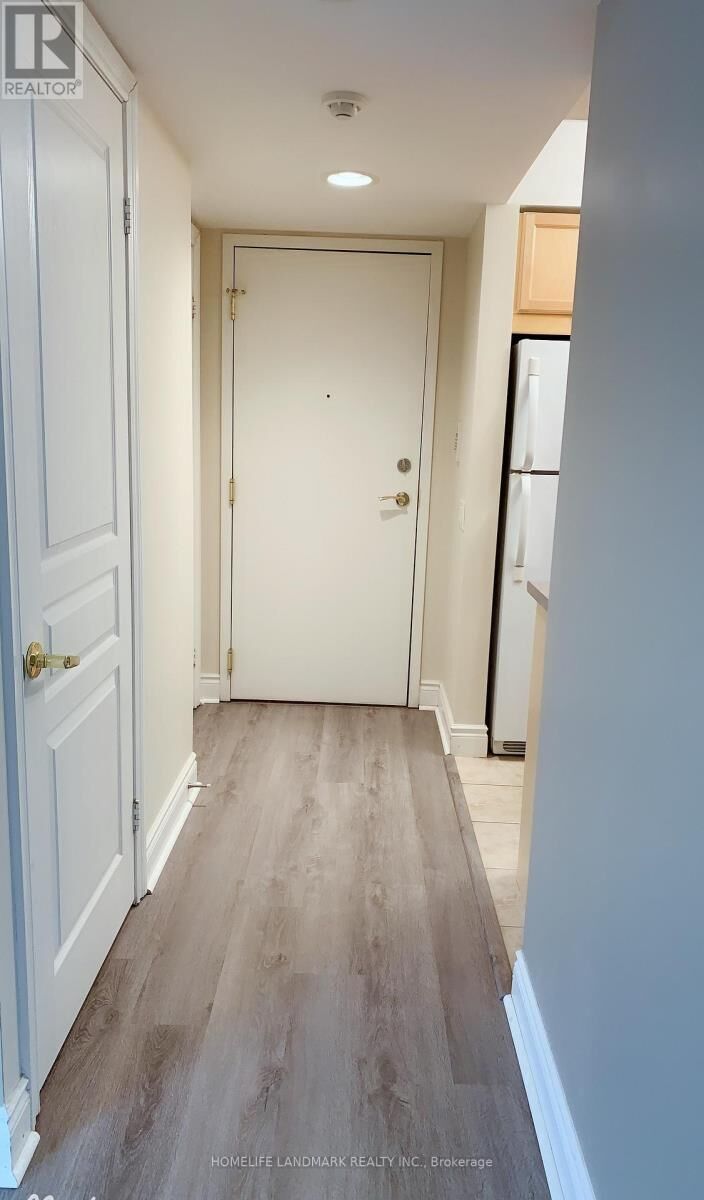 Property Photo: 15 Northtown Way 822 ON M2N 7A2