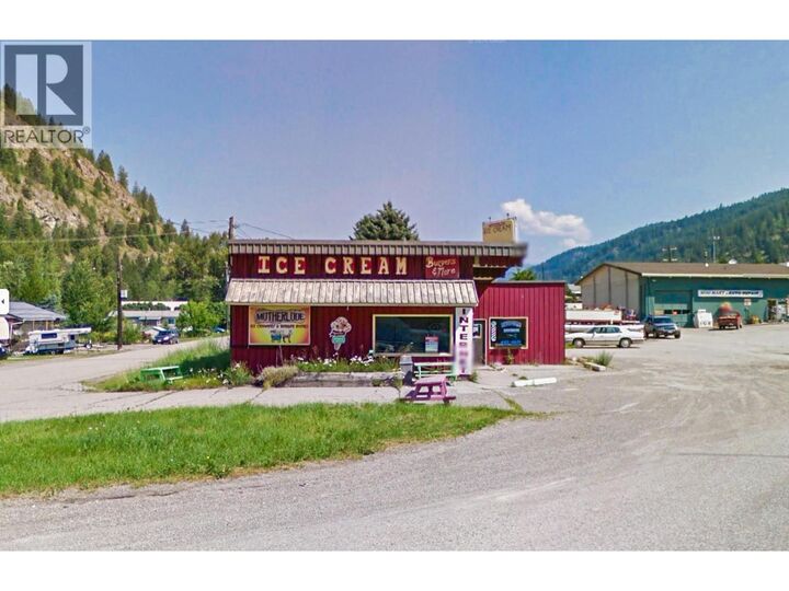 Property Photo: 466 S Gold Avenue BC V0H 1J0