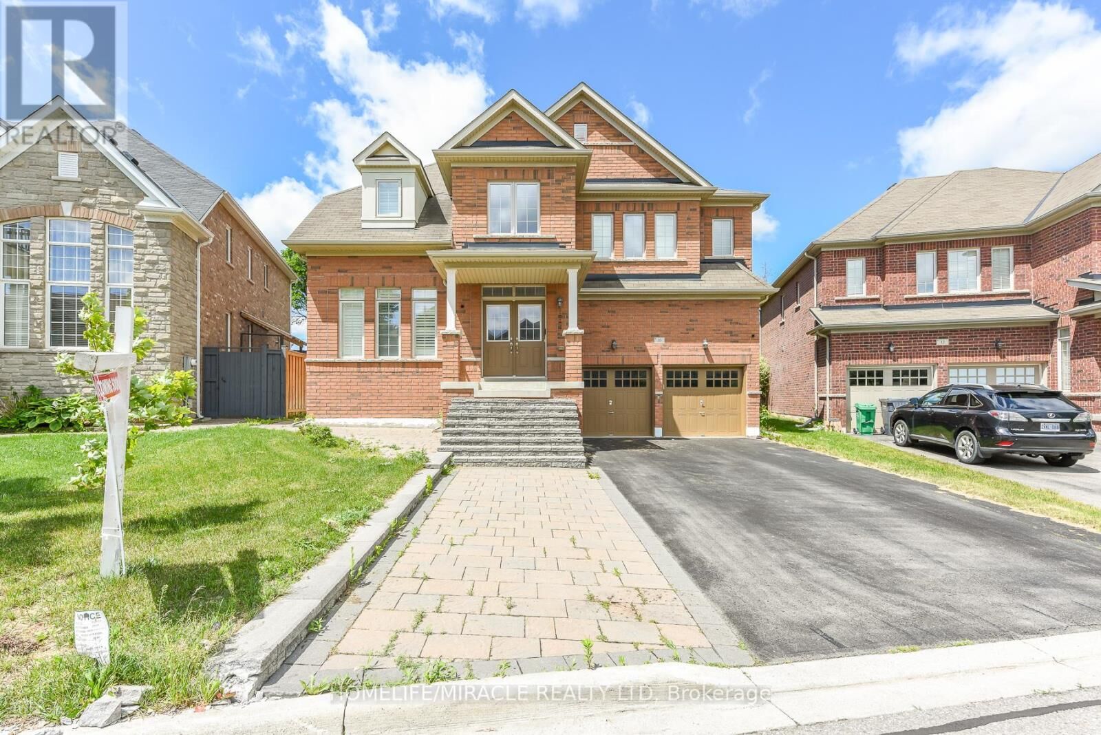 Property Photo: 10 Danfield Court ON L6Y 2X9