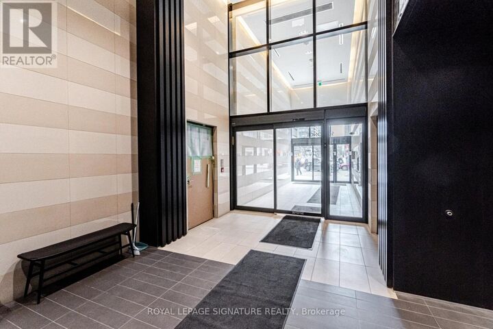 Property Photo: 501 Yonge Street 5204 ON M4Y 0G8