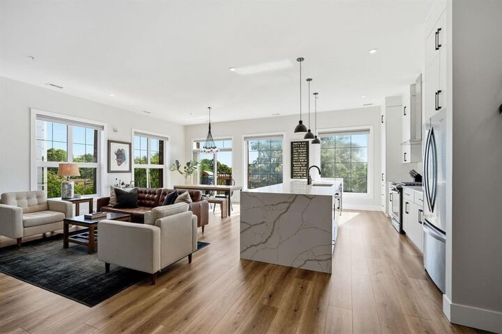 Property Photo:  958 McMillan Avenue  MB R3M 0V6 