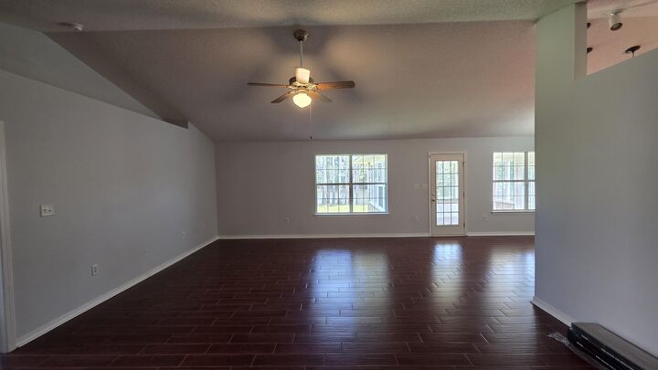 Property Photo:  10020 Parker Lake Circle  FL 32566 