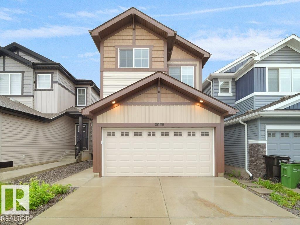 Property Photo:  2039 13 Avenue NW  AB T6T 2R8 
