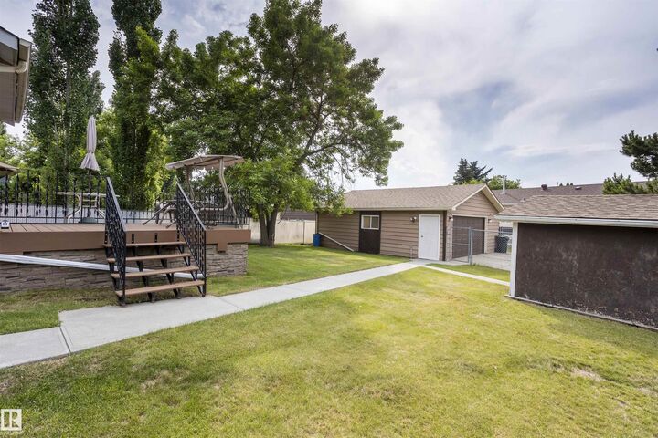 Property Photo:  48 Greystone Drive  AB T7X 0A7 